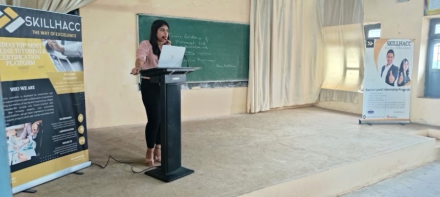 Student seminar presentation and communication practice