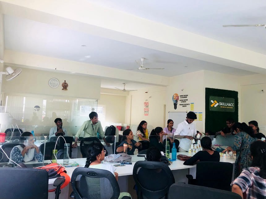 Collaborative learning inside the Skillhacc workspace